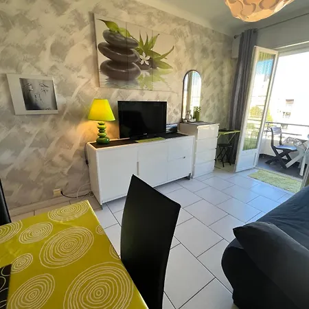 Appartamento Studio In The Heart Of Les Pins With Magnificent Sea View Terrace *